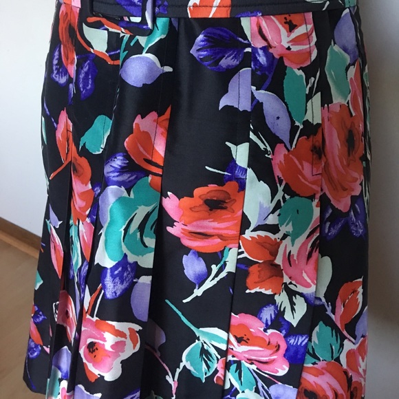 Express strapless especial occasion dress - Picture 2 of 4